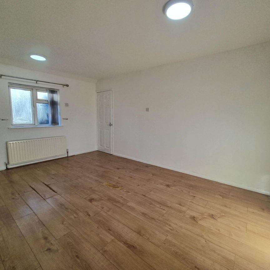 Ling Avenue, Loughborough - Photo 1