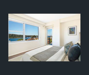 Oversized apartment with breath taking water views - Photo 3