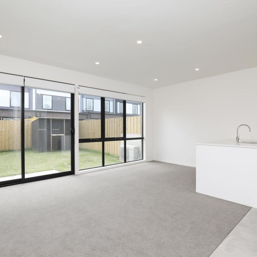 10 Teague Crescent, Braybrook VIC 3019 - Photo 1