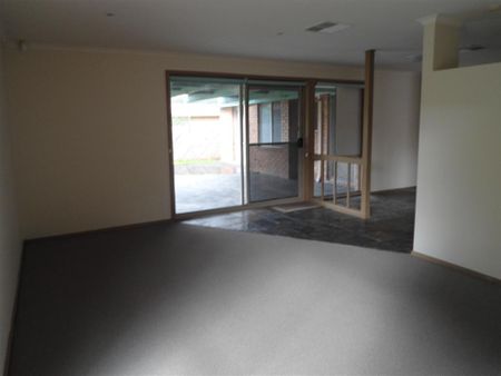 charming 3 bedroom home - Photo 5