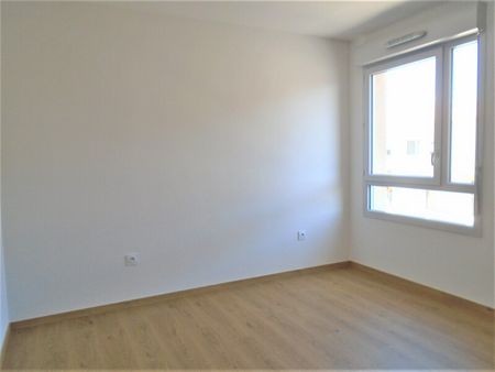 Location Appartement 2 pièces 43m² MURET 31600 - Photo 2