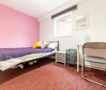 3 bedroom apartment to rent - Photo 4