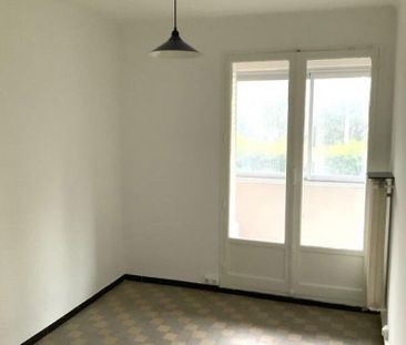 Appartement 3 pièces 65m2 MARSEILLE 9EME 846 euros - Photo 6