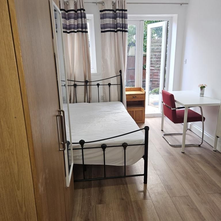 House share to rent - Photo 1