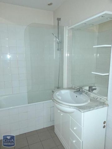 Location Appartement 2 pièces 53m² ST ETIENNE 42000 - Photo 5