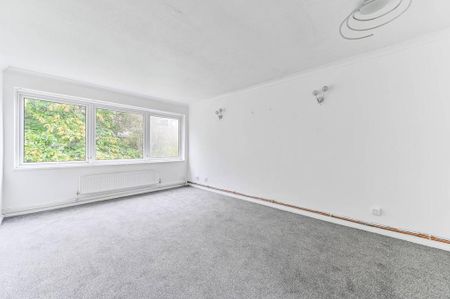 3 bedroom flat to rent - Photo 2