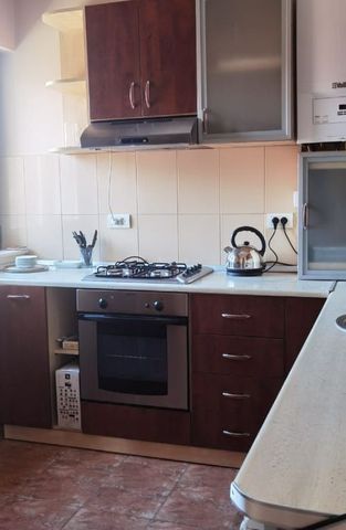 Cașin, Apartament 5 camere, renovat recent, birouri - Fotografie 3