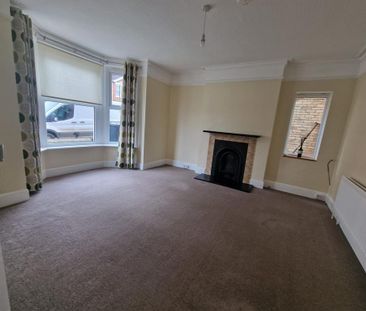 3 bedroom end of terrace house to rent - Photo 1