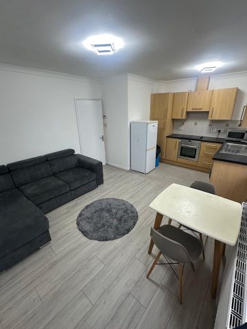 1 Bed Flat, Hampden Road, N8 - Photo 4