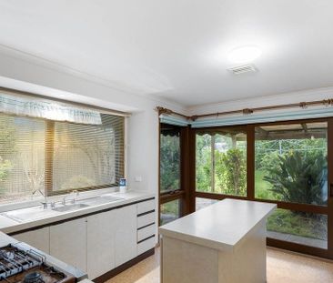 Well-Presented 2-Bedroom Home with 1 Bathroom and Double Garage - Photo 4