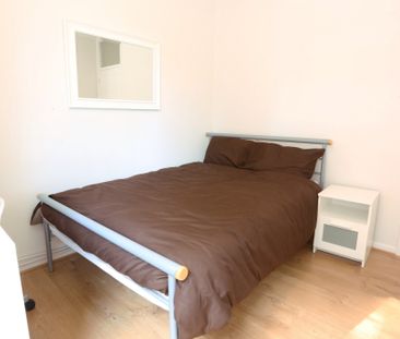 Alton House – Room 5 - Photo 2