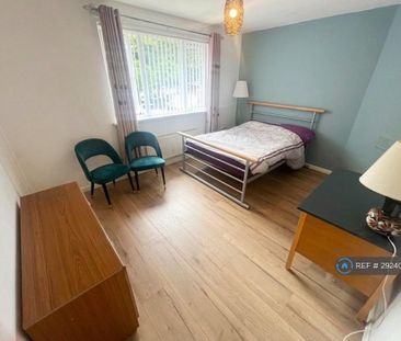 4 bedroom flat to rent - Photo 4