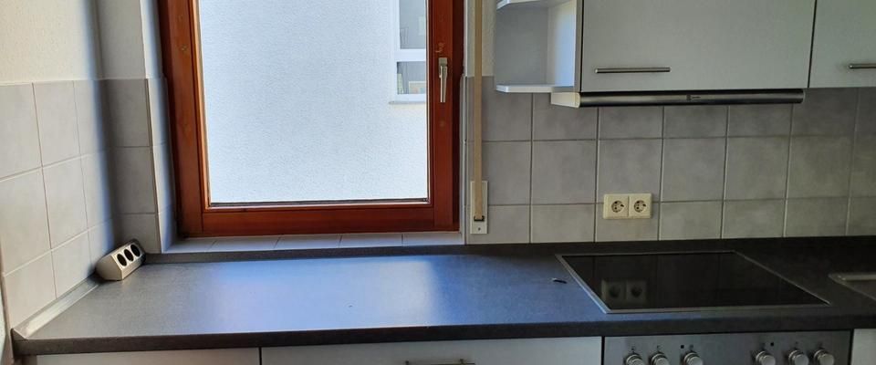 Helle gepflegte 2-Zimmer-Wohnung mit kleinem Balkon und Einbauküc - Photo 1