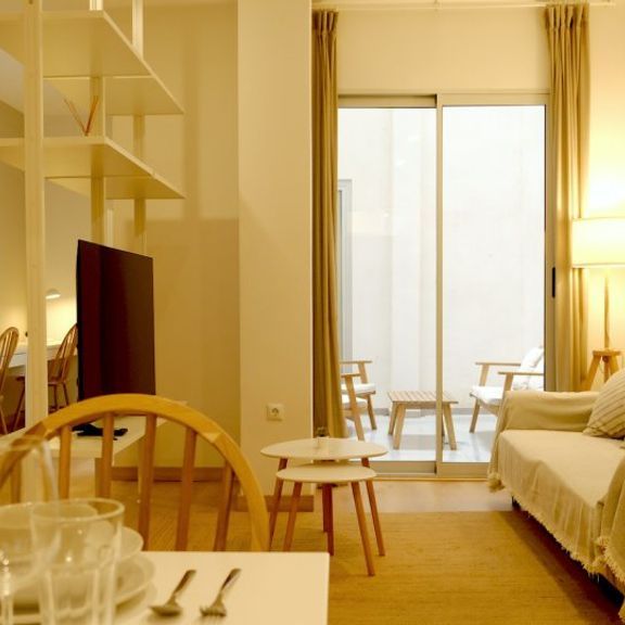 2 room luxury Apartment for rent in Valencia - Photo 1