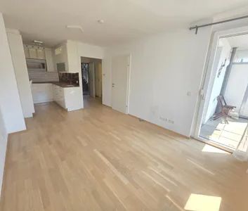 Helle 2 Zi Neubauwohnung mit hofseitiger Loggia in absoluter Ruhelage - Photo 1