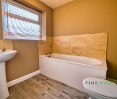 3 BEDROOM House - Terraced - Photo 3