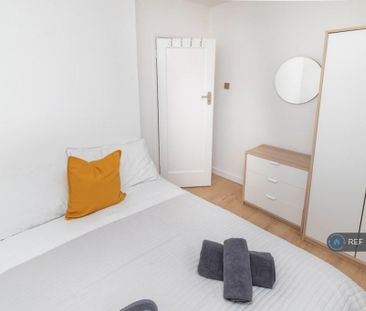 2 bedroom maisonette to rent - Photo 4