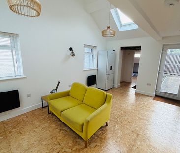 1 Bed Bungalow, Bedford Crescent, BS7 - Photo 2