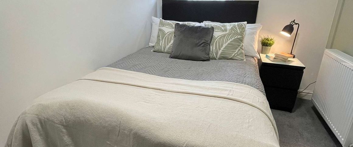 Wilderspool Causeway Room 3 - Photo 1