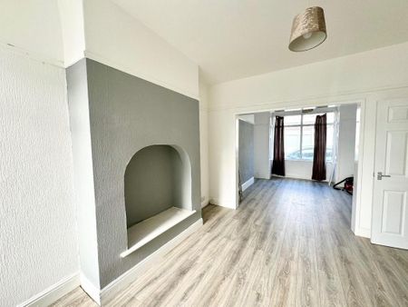 3 bedroom end of terrace house to rent - Photo 2