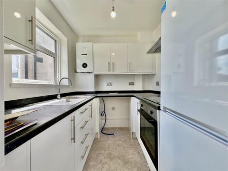 2 bedroom maisonette to rent - Photo 2