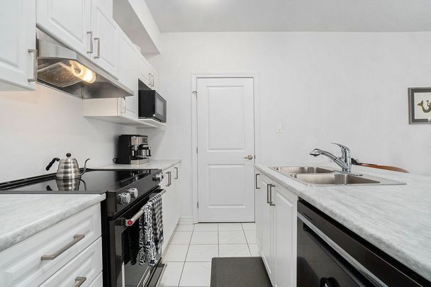 For Lease - 70 Jaguar Private Unit# H, Kanata, Ontario - Photo 1