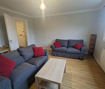 2 bedroom flat to rent - Photo 2