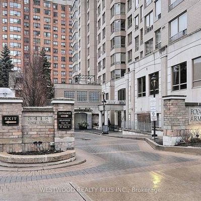 3+1 BR 3 Baths luxury townhouse on Yonge & Finch! - Photo 1