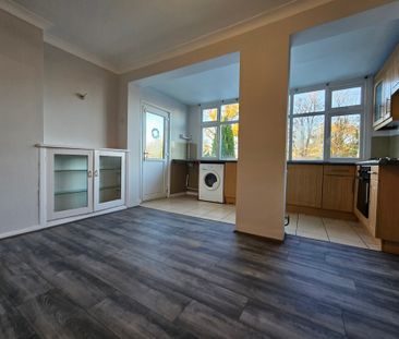 Bradshaw Avenue, Wednesbury - Photo 5