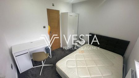 4 bedroom semi-detached house to rent - Photo 5