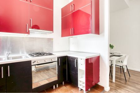 Large single room with balcony in Milan - Photo 4