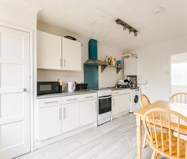 4 bedroom semi-detached house to rent - Photo 6