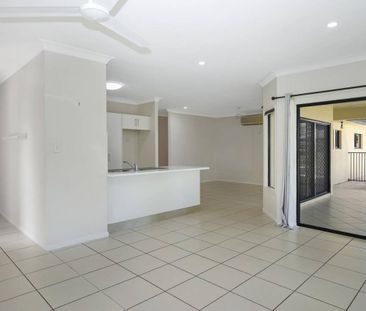 Edmonton home with side access and pool - Photo 2