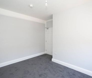 4 bedroom terraced house to rent - Photo 6