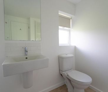 2 bedroom detached bungalow to rent - Photo 6