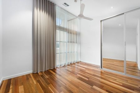 Two-bedroom two bathroom townhouse in wanted locale - Photo 3