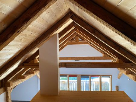 3.5 pièces avec mezzanine dans ferme rénovée! - Photo 3