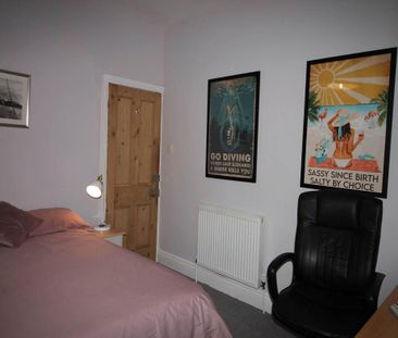 2 bedroom terraced house to rent - Photo 3