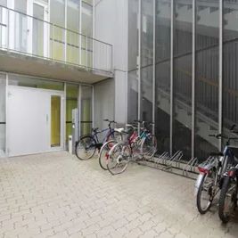 Koffer packen und einziehen inkl. Tiefgaragen Stellplatz - Gartennutzung - Photo 2