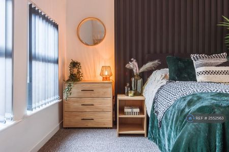 1 bedroom in a house share to rent - Photo 5