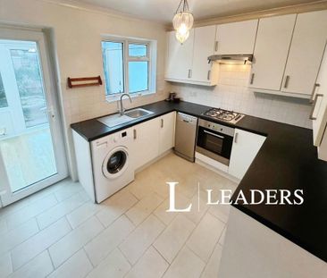 2 bedroom semi-detached house to rent - Photo 3