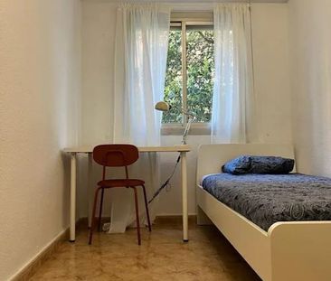 Plaça Nova de lEsglésia, Valencia, Valencian Community 46025 - Photo 5