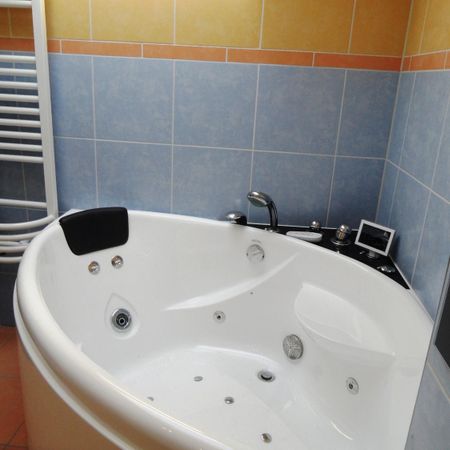 "Helle 4.5-Zimmer-Wohnung und Whirlpool im 4. OG" - Photo 4