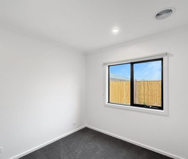 🏡 Brand New 4-Bedroom House in Thornhill Park - $375pw - Photo 1