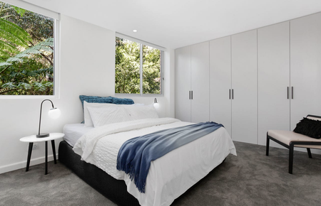 Luxury Renovated Retreat On Its Own Private Level - Photo 3