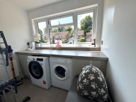 4 bedroom semi-detached house to rent - Photo 4