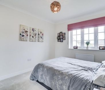 4 bedroom detached house to rent - Photo 4