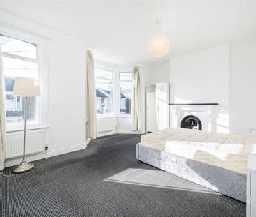 5 bedroom terraced house to rent - Photo 2