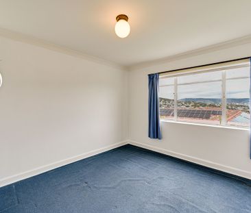 Sunny 2 bedrooms Unit with Great Views in Lindisfarne - Available Now! - Photo 2