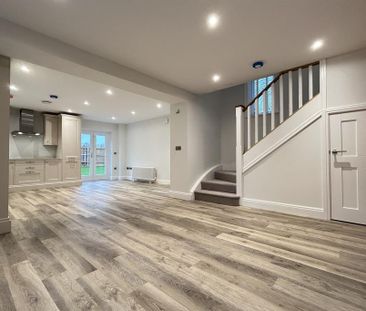 3 bedroom detached house to rent - Photo 3